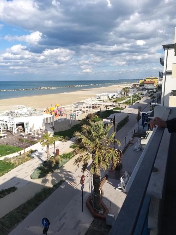 Hotel Ideal Rimini Buitenkant foto