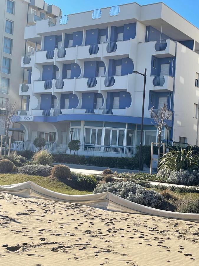 Hotel Ideal Rimini Buitenkant foto