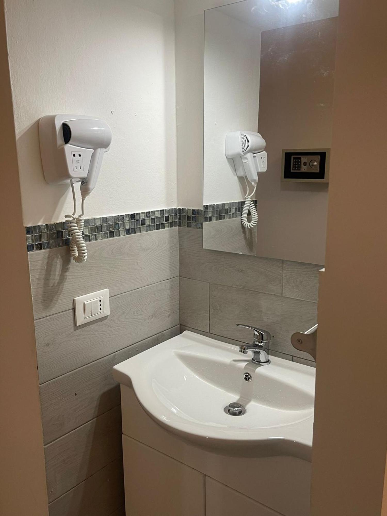 Hotel Ideal Rimini Buitenkant foto