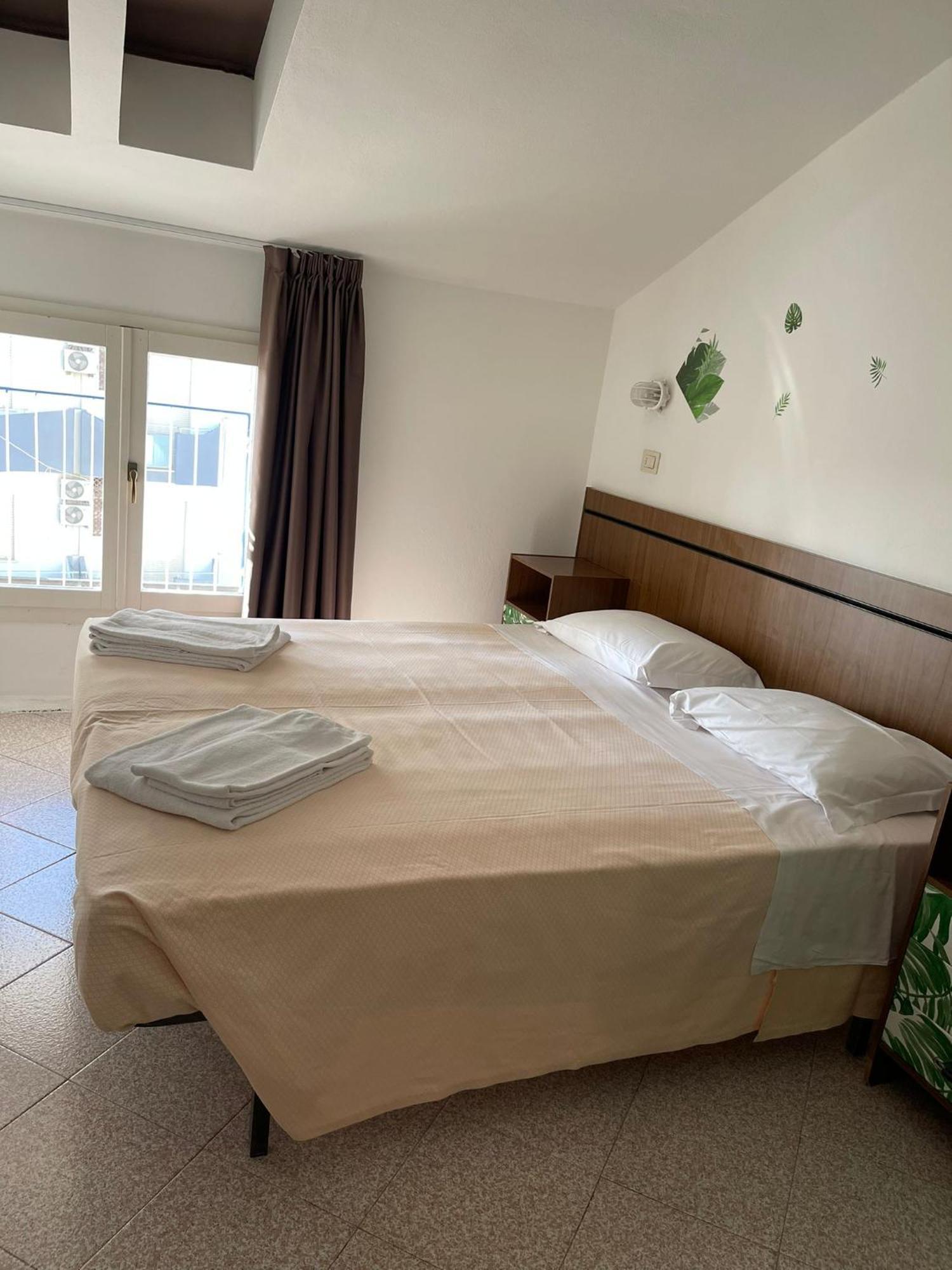 Hotel Ideal Rimini Buitenkant foto