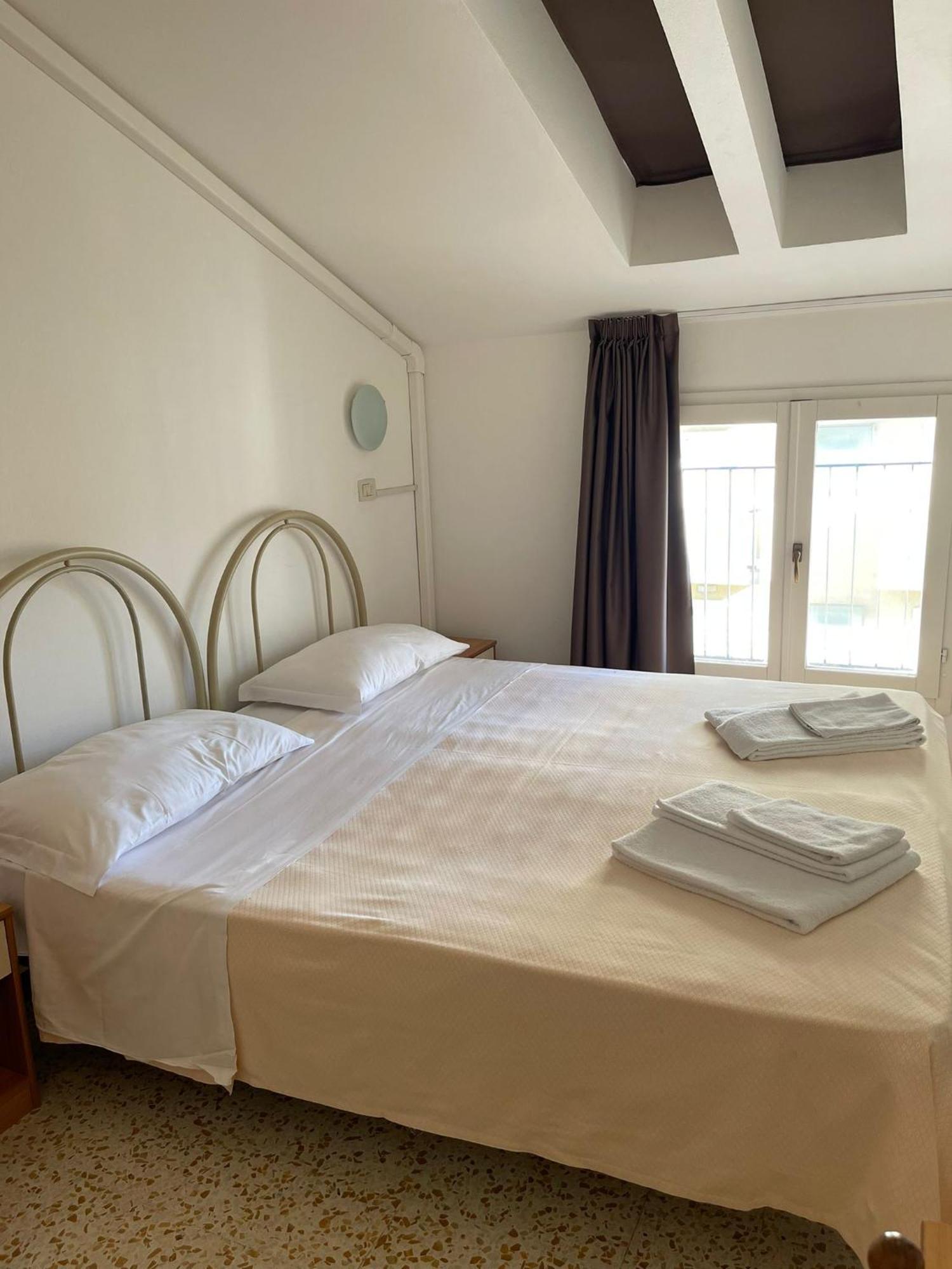 Hotel Ideal Rimini Buitenkant foto