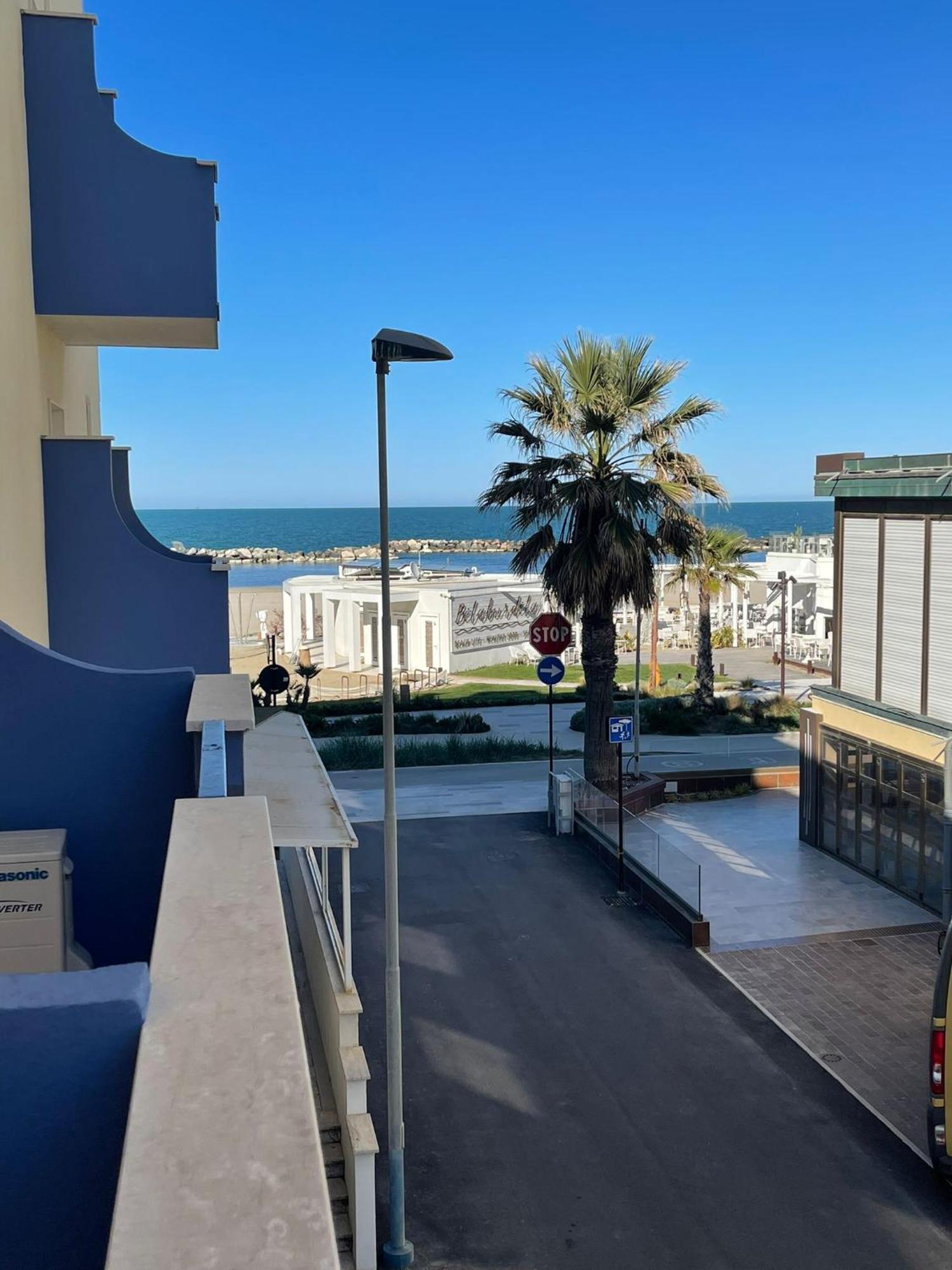 Hotel Ideal Rimini Buitenkant foto