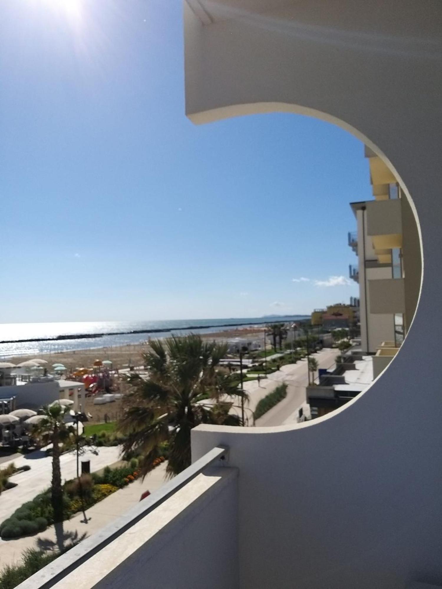 Hotel Ideal Rimini Buitenkant foto