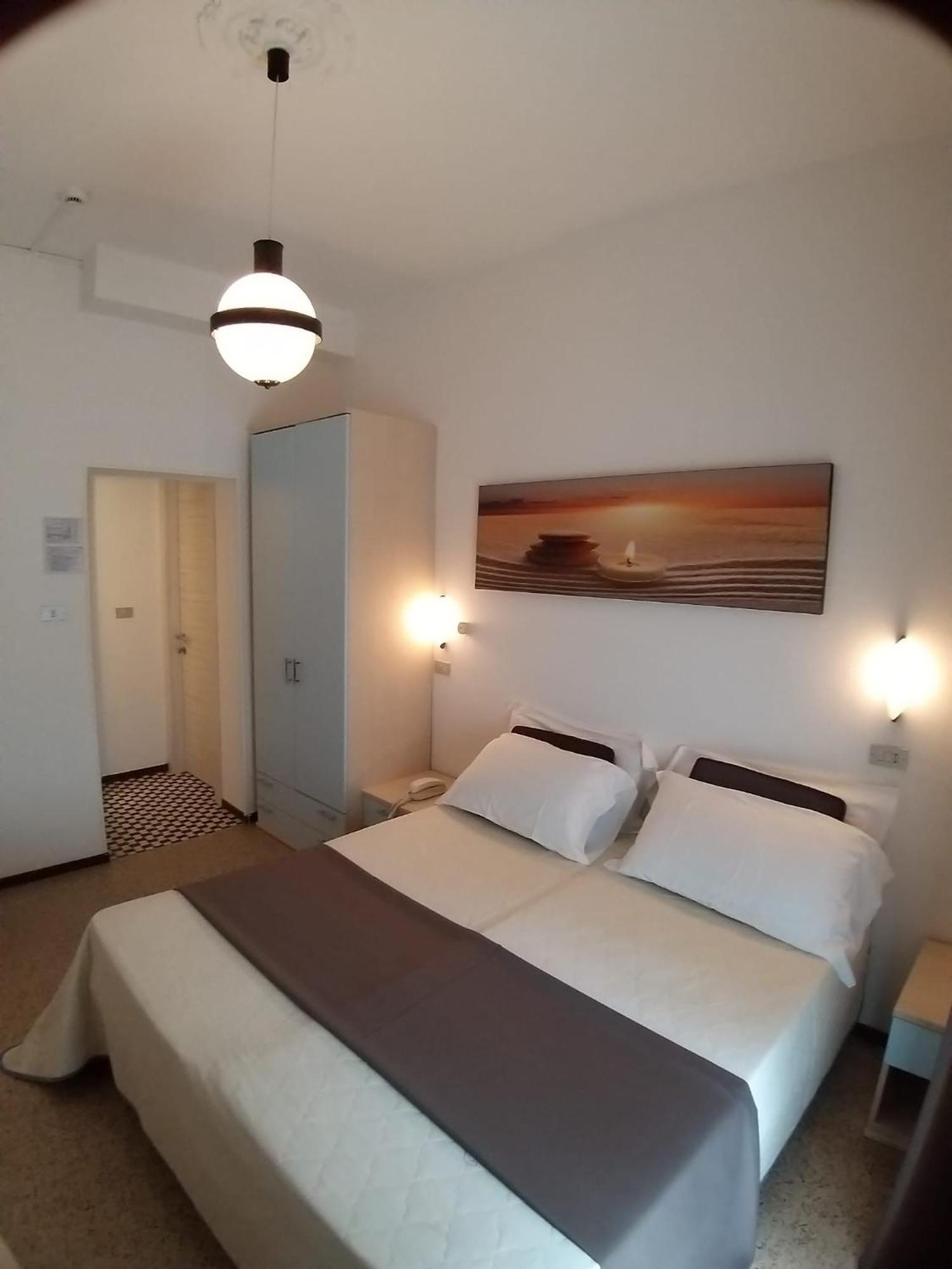 Hotel Ideal Rimini Buitenkant foto