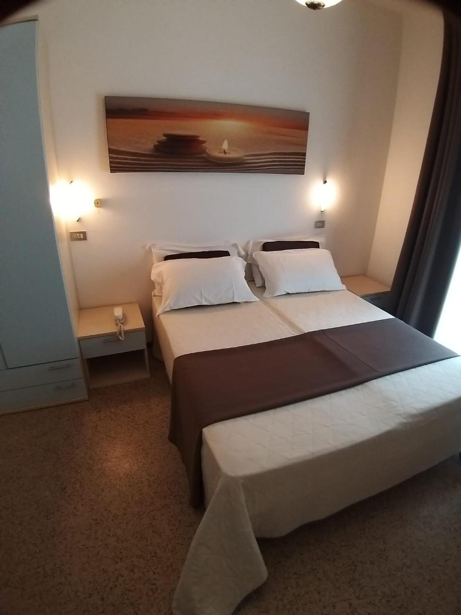 Hotel Ideal Rimini Buitenkant foto