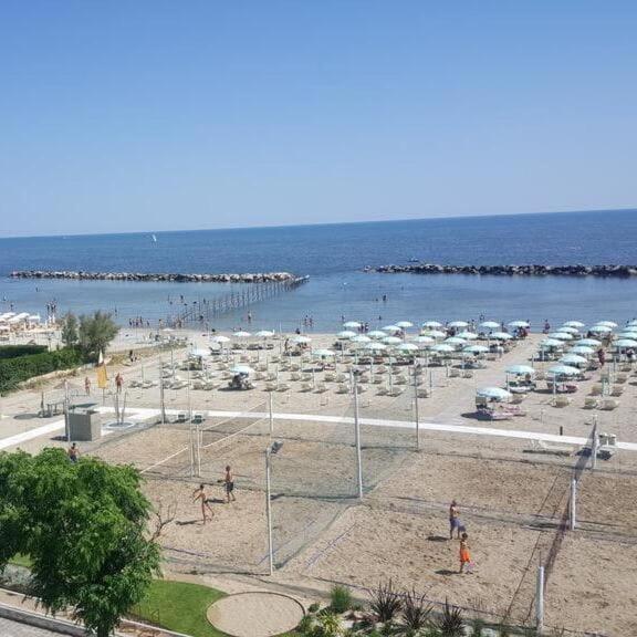 Hotel Ideal Rimini Buitenkant foto