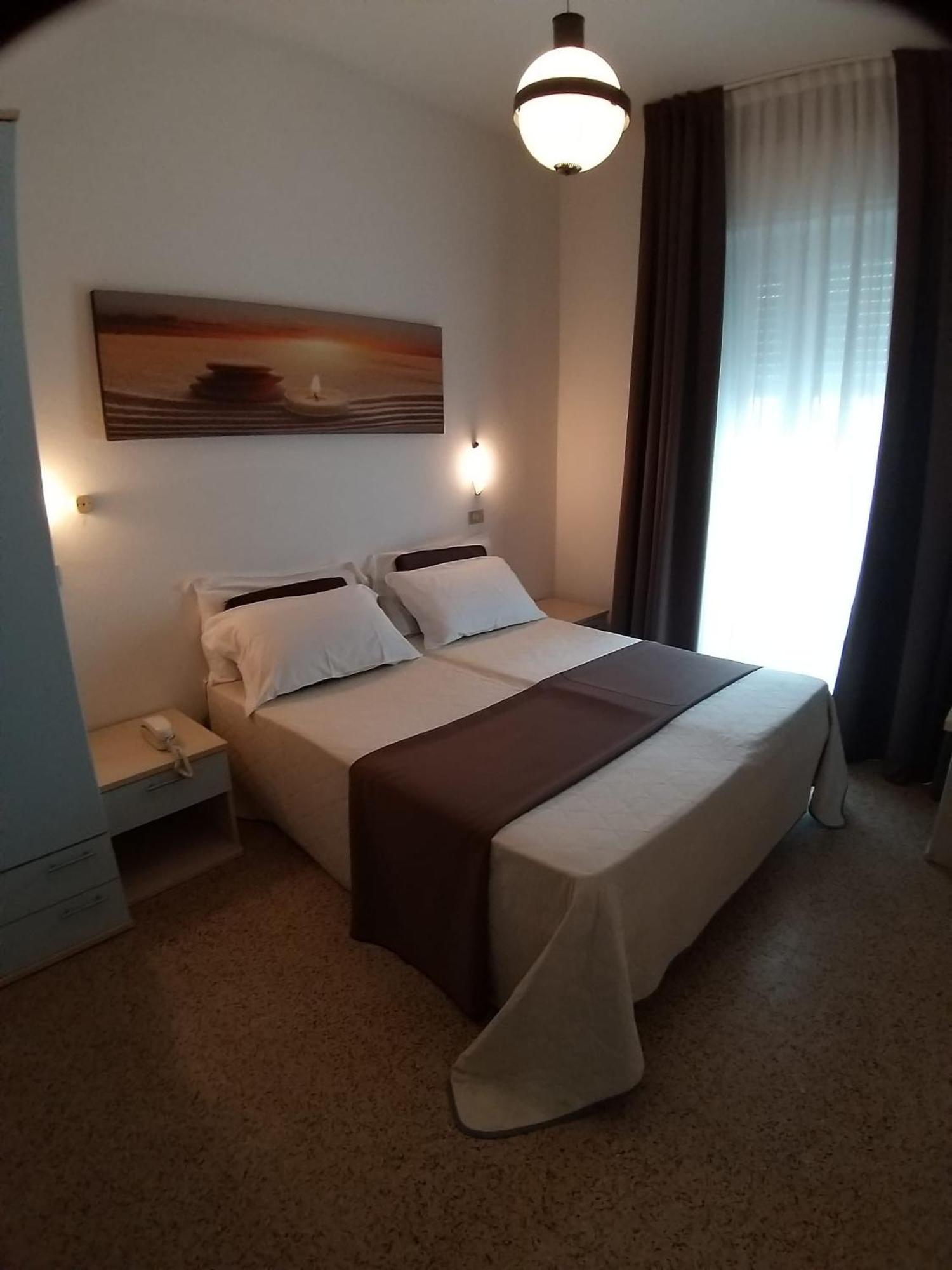 Hotel Ideal Rimini Buitenkant foto