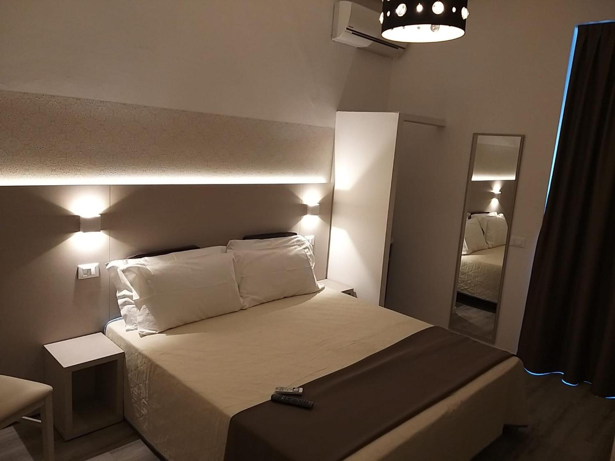 Hotel Ideal Rimini Buitenkant foto