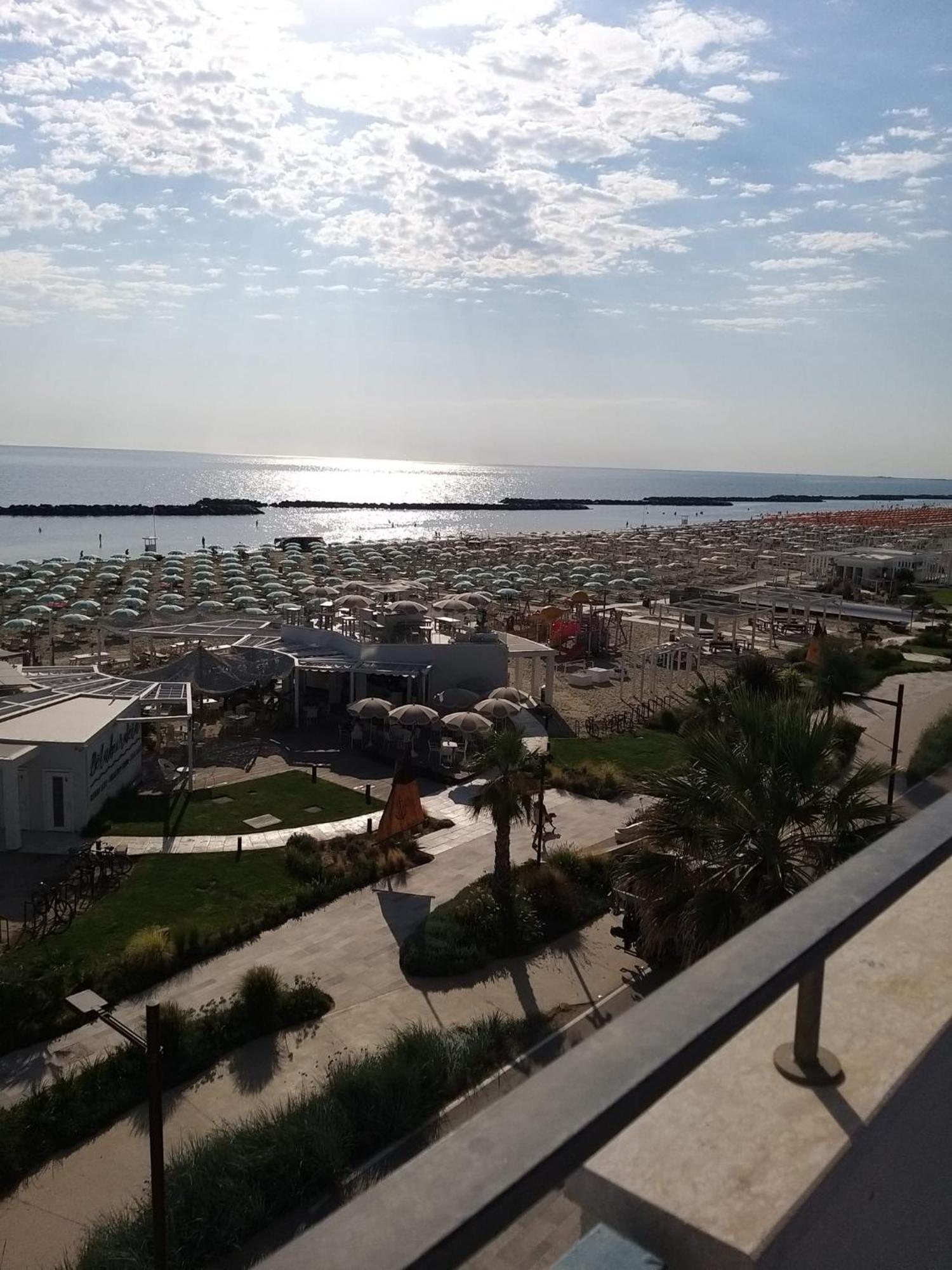 Hotel Ideal Rimini Buitenkant foto