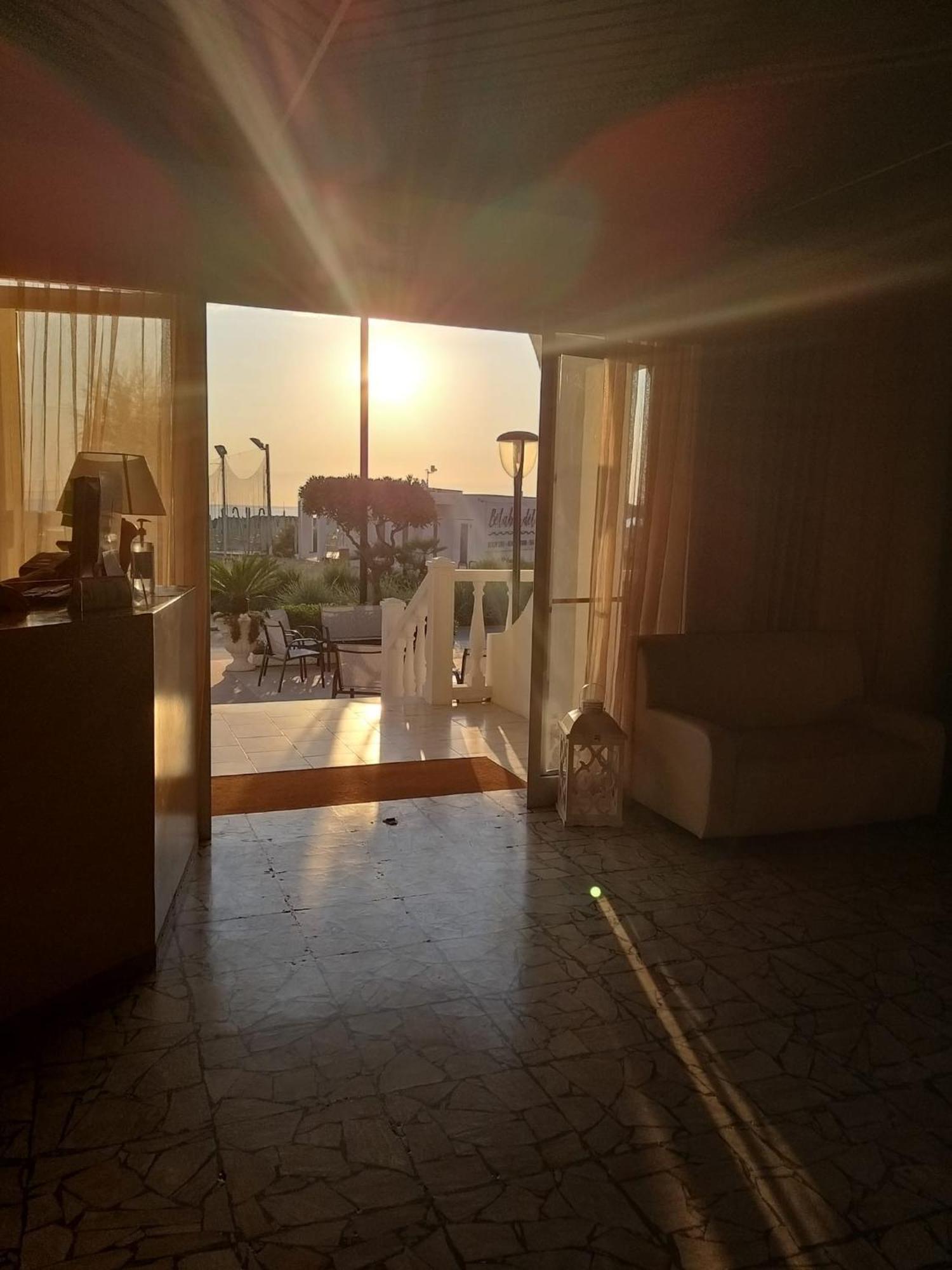 Hotel Ideal Rimini Buitenkant foto
