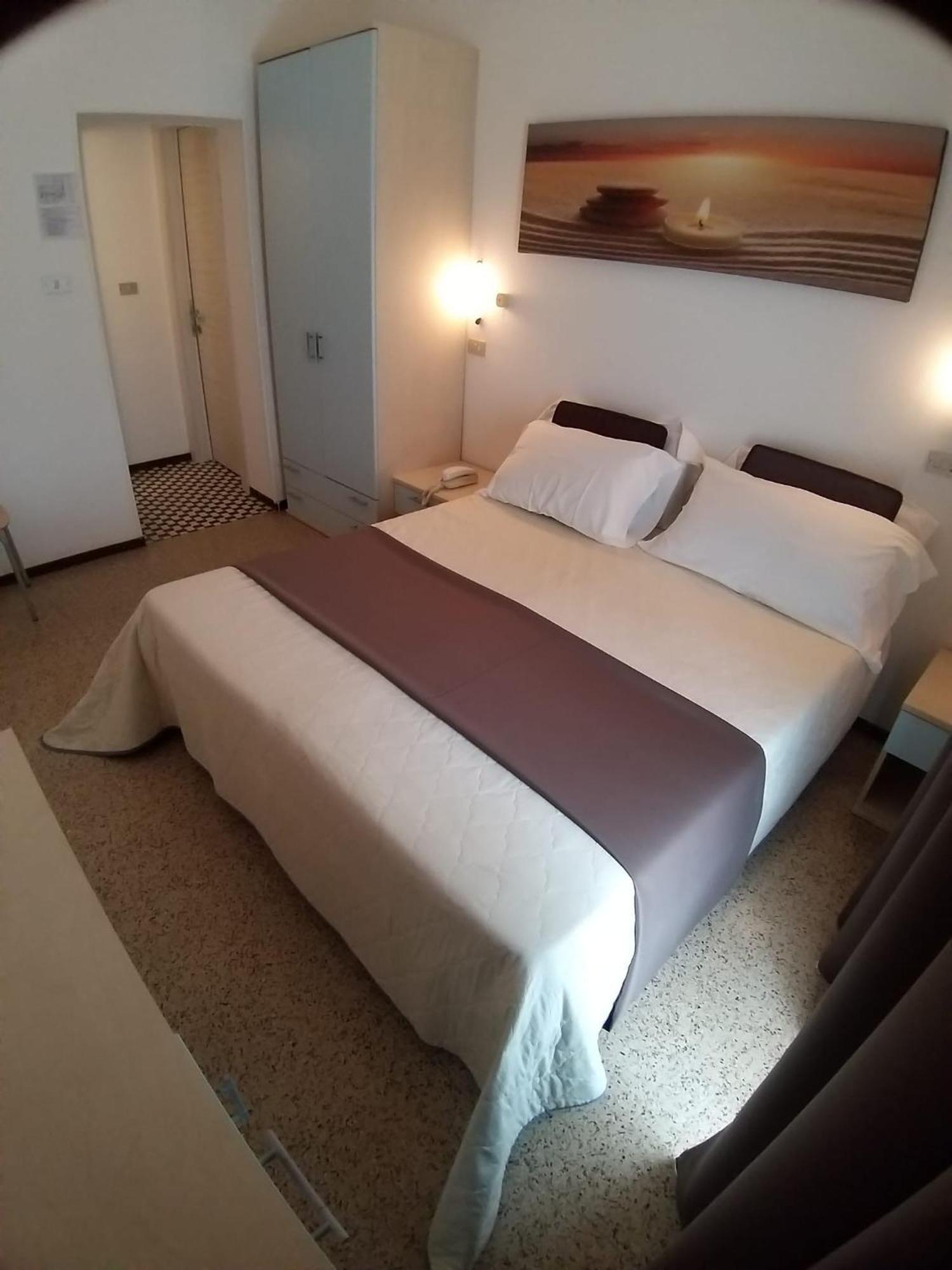 Hotel Ideal Rimini Buitenkant foto