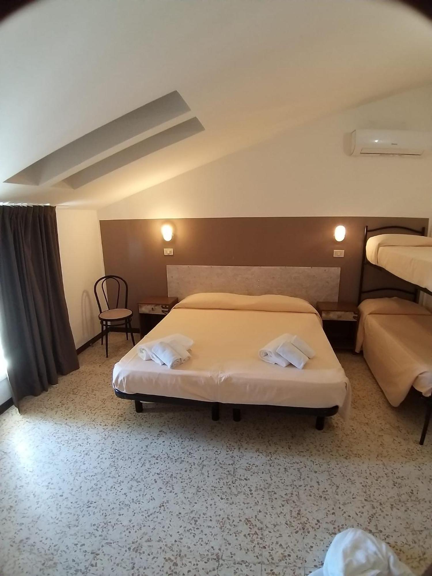 Hotel Ideal Rimini Buitenkant foto