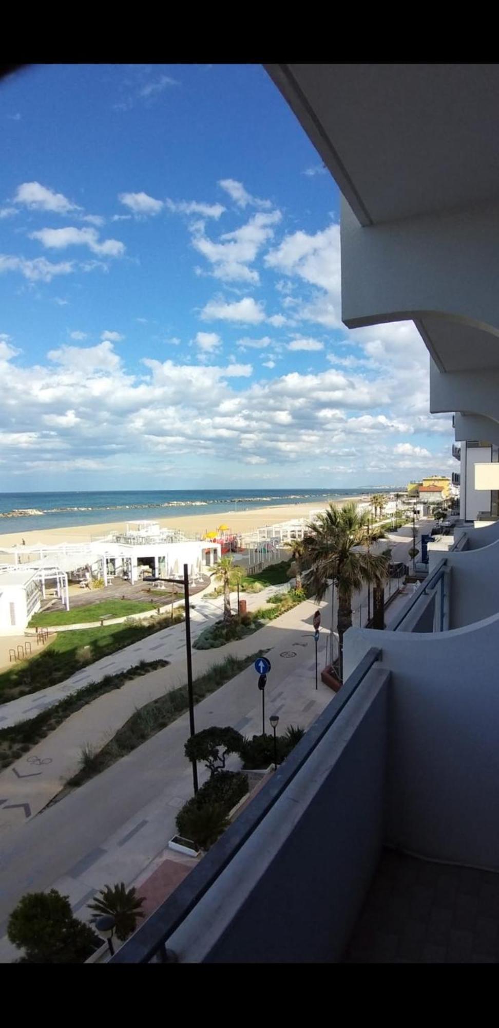 Hotel Ideal Rimini Buitenkant foto