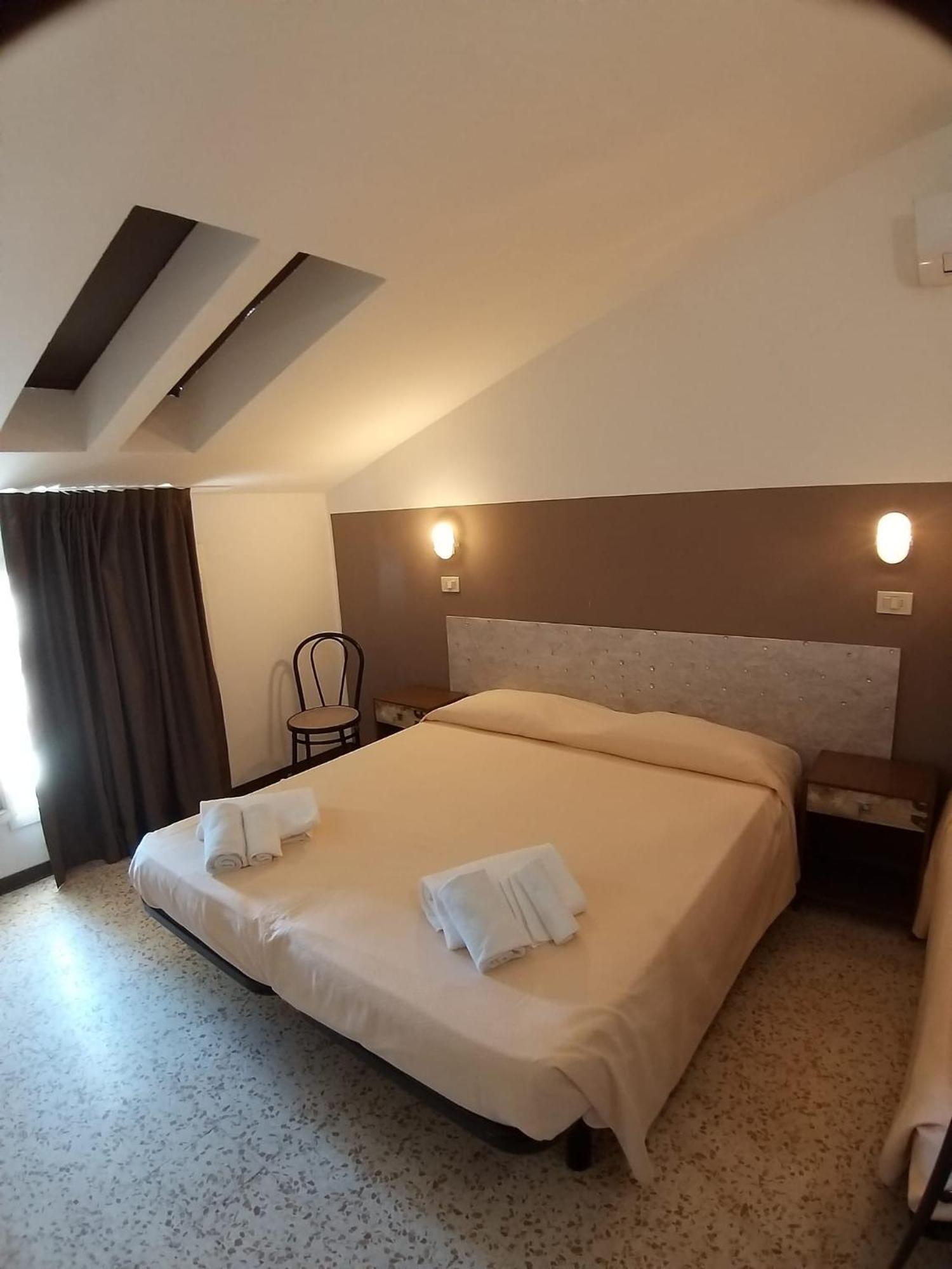 Hotel Ideal Rimini Buitenkant foto