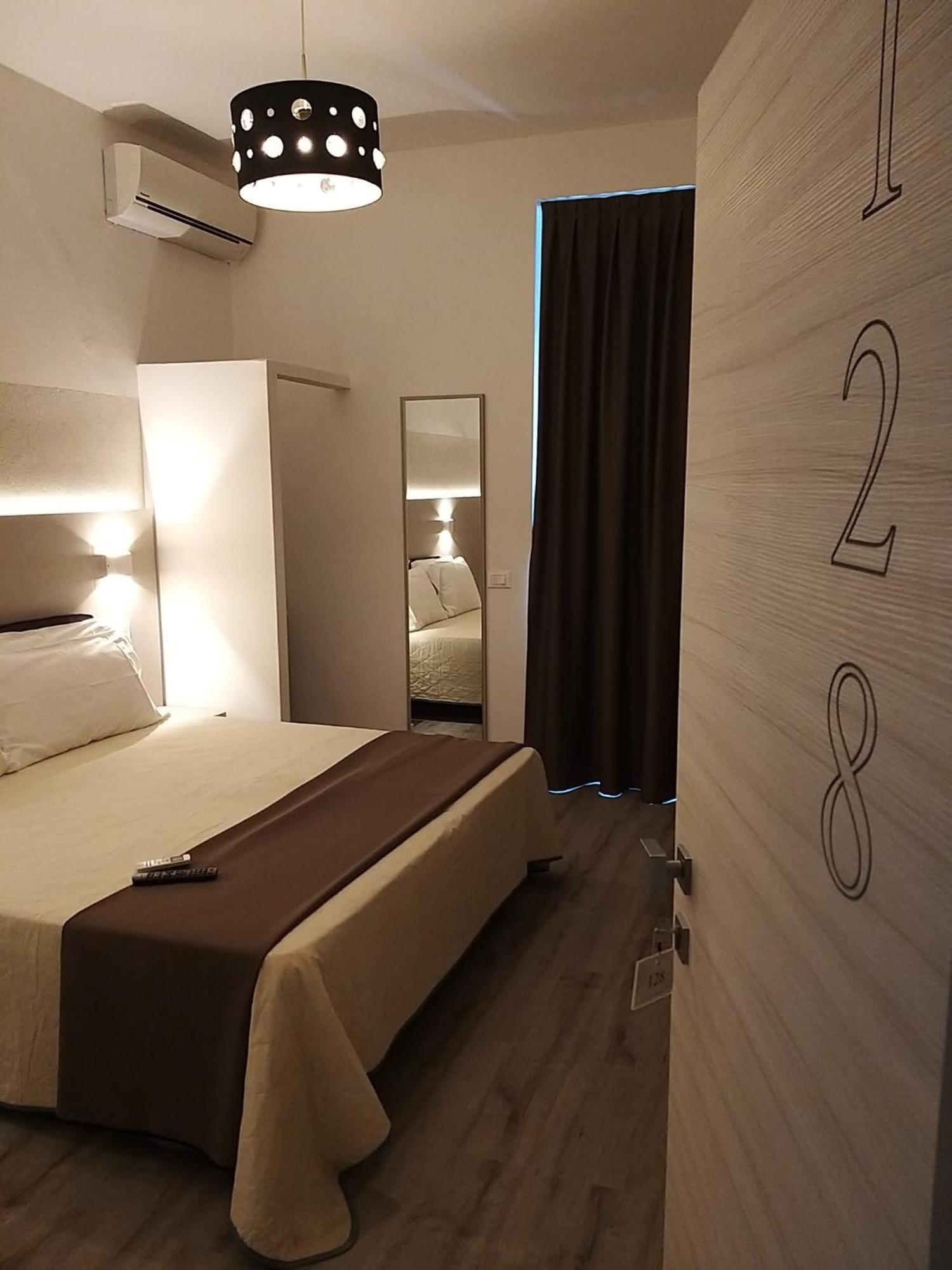 Hotel Ideal Rimini Buitenkant foto