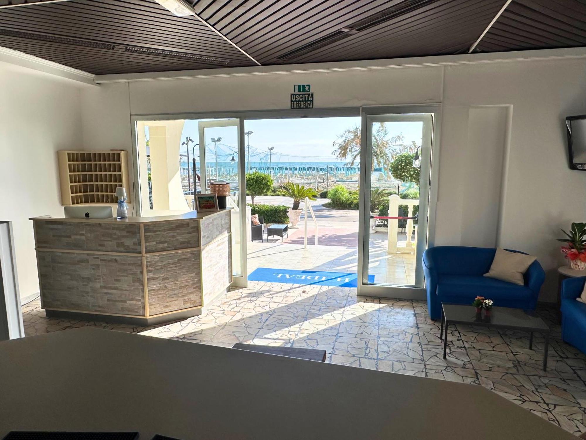 Hotel Ideal Rimini Buitenkant foto