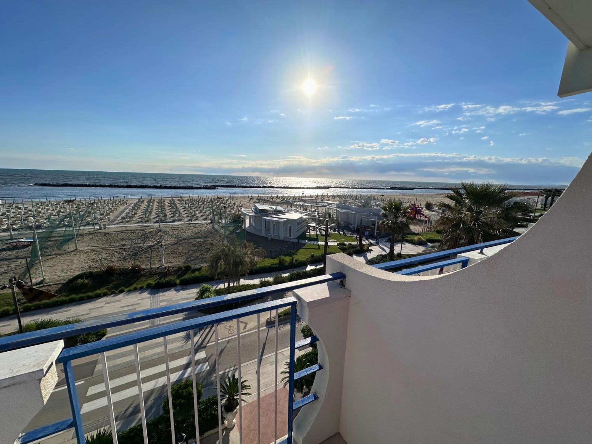 Hotel Ideal Rimini Buitenkant foto