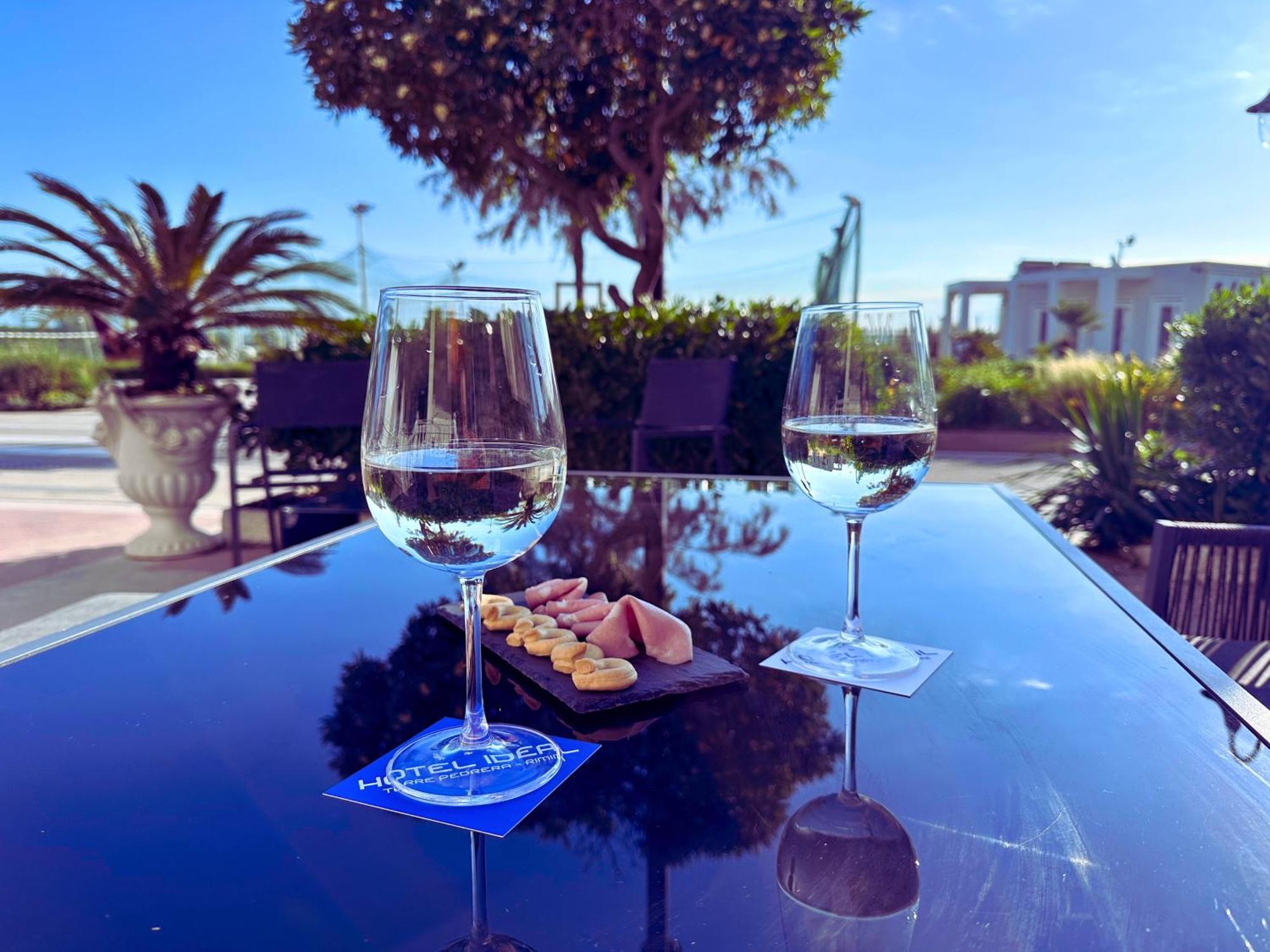 Hotel Ideal Rimini Buitenkant foto